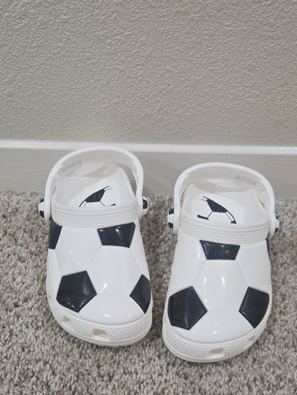 Crocs Kids Classuc Soccer Ball Clogs - Size C10